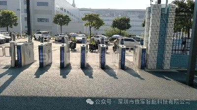 人行通道閘機在生產(chǎn)時應(yīng)該考慮人員通行的安全性