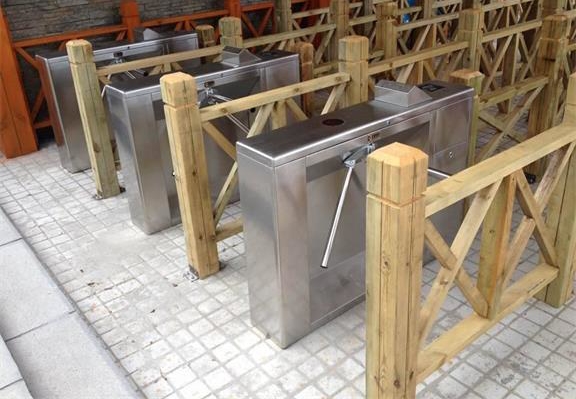 深圳閘機廠家對景區票務系統三輥閘應用分析