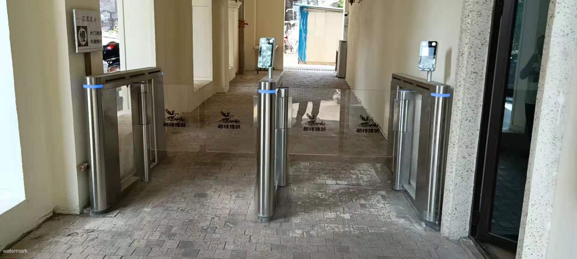 人臉識別健康碼閘機(jī)對接各地健康通行