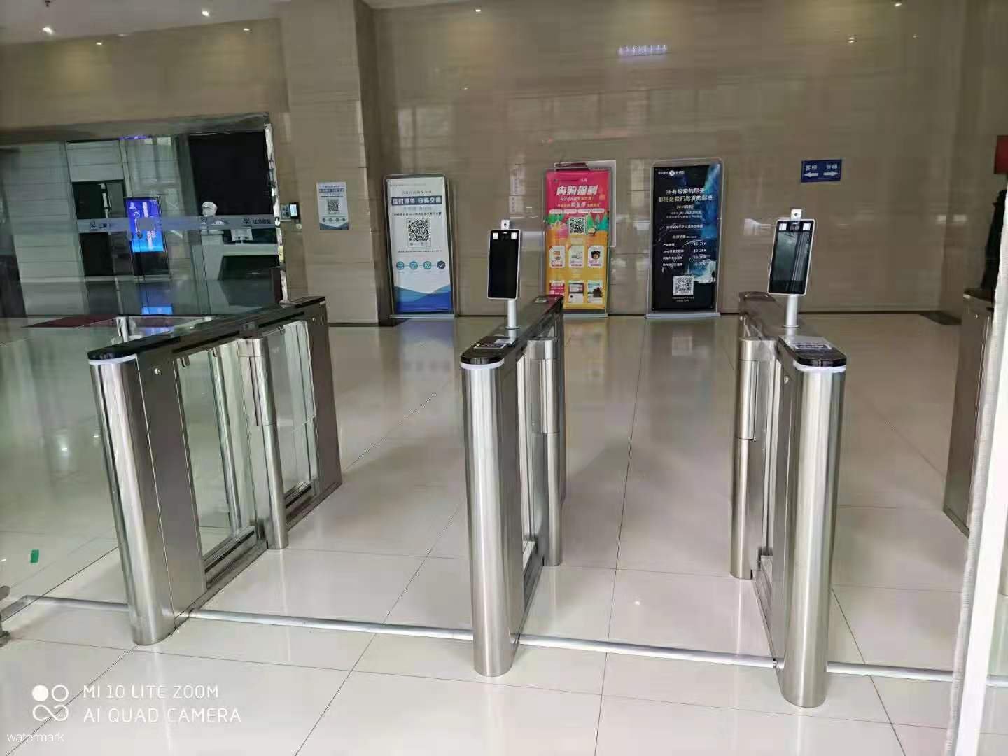 防疫健康碼人臉識(shí)別測溫閘機(jī) 自助檢驗(yàn)分流防控