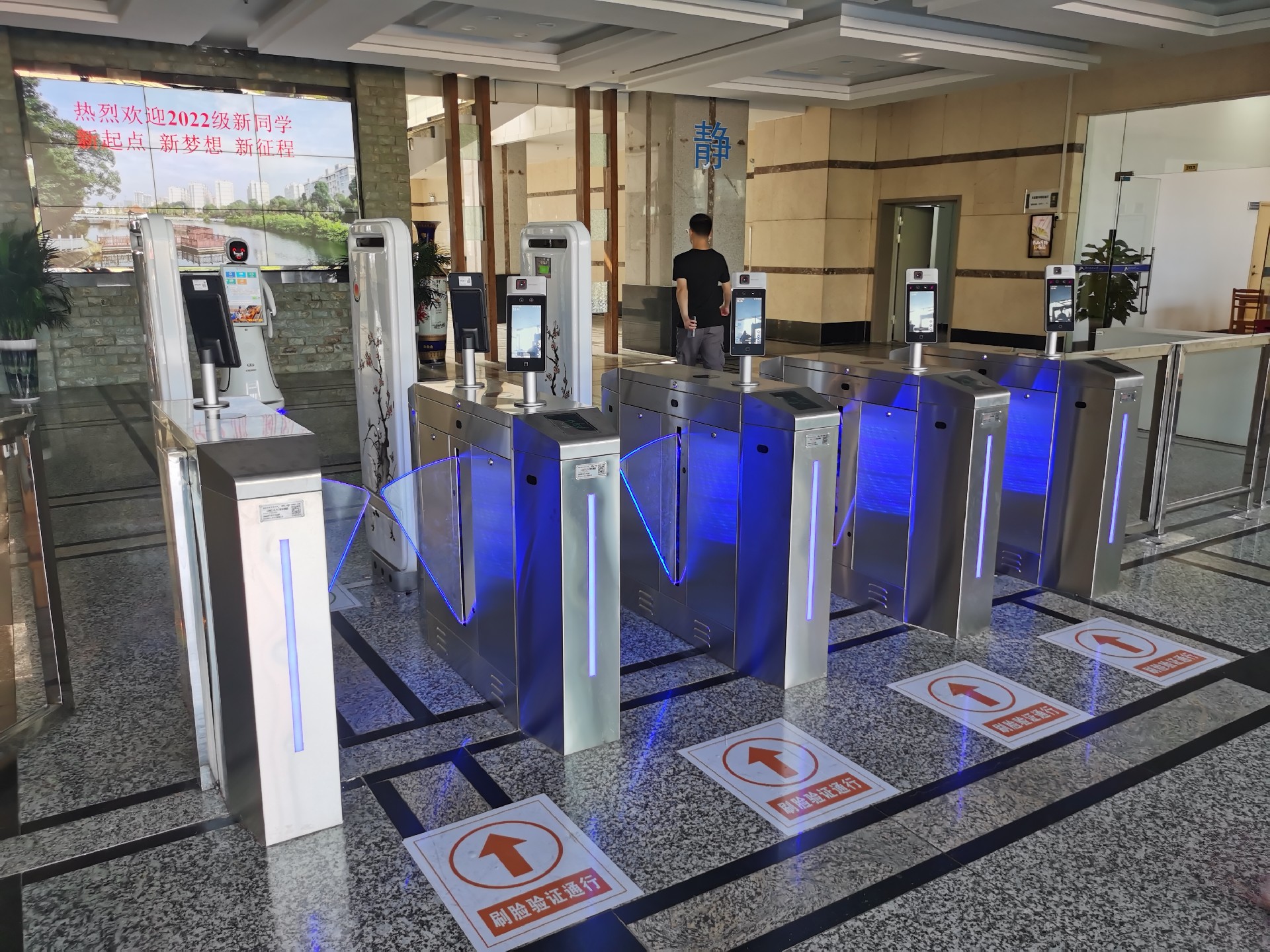 1681351237203969.jpg 1668148885109911.jpg