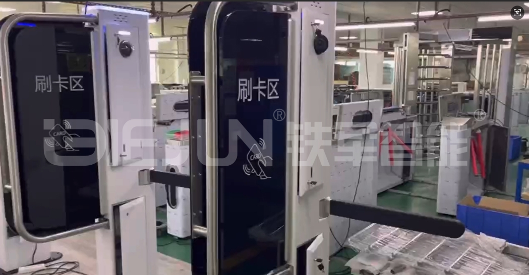 滑冰場票務通道閘系統廠家選哪家？——鐵軍智能：一體化方案，可靠之選